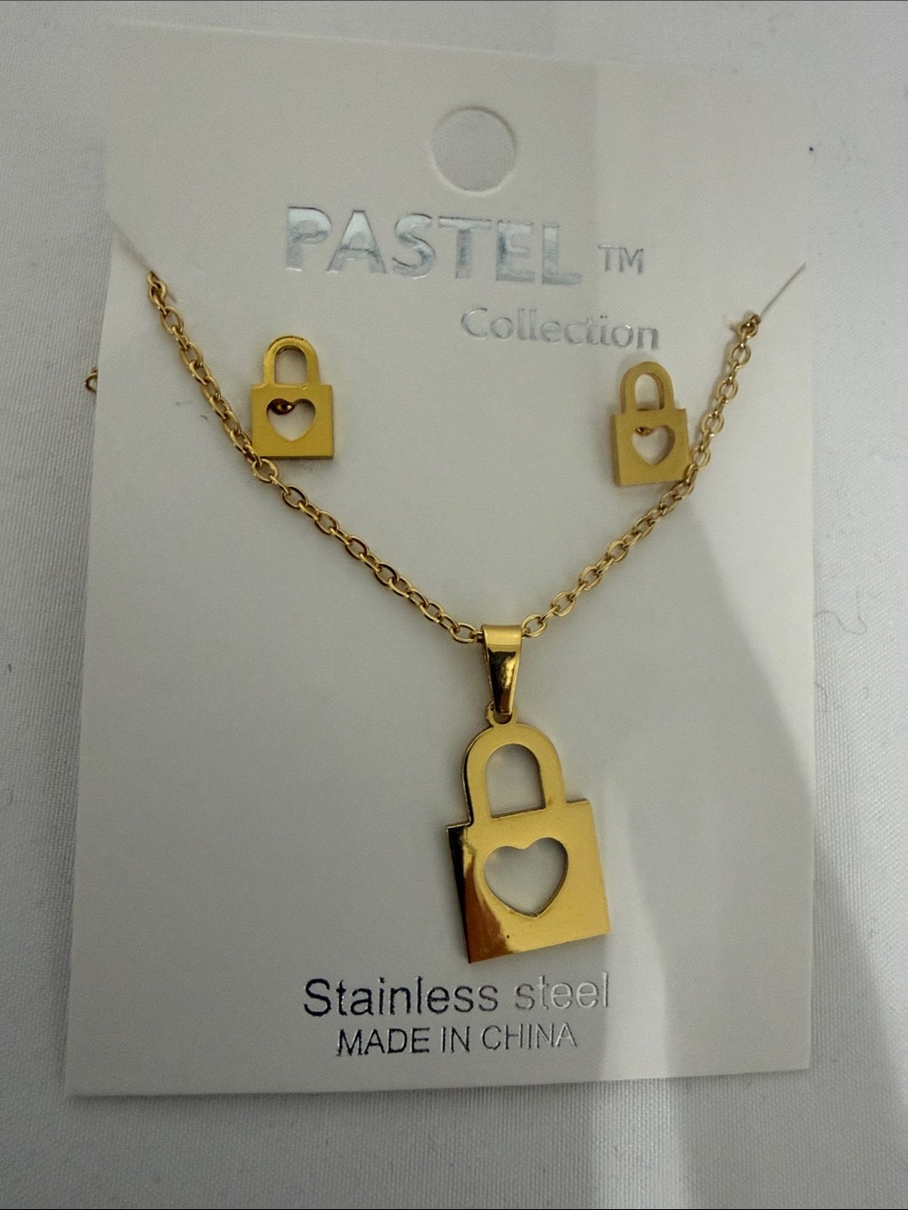 Pastels Gold Lock & Heart Necklace with Stud Earrings